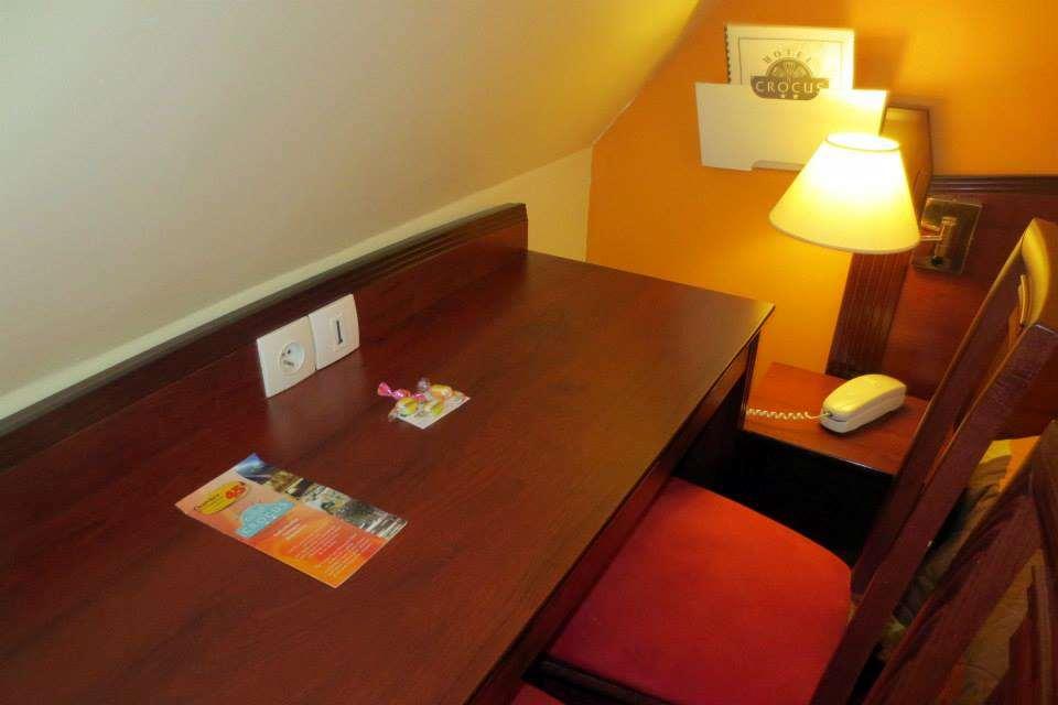 Hotel Crocus Caen Memorial Room photo